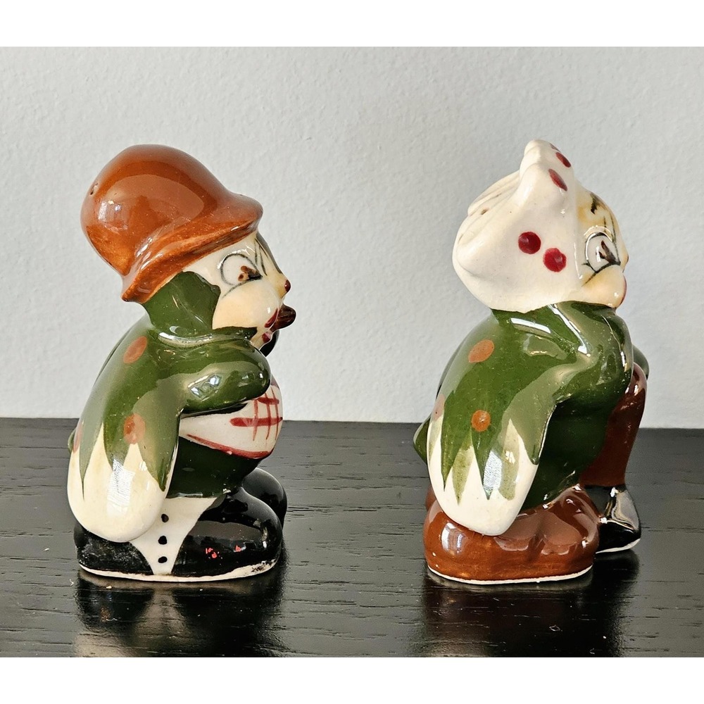 Vintage 1940s Anthropomorphic Bee Couple, Salt and Pepper Shakers, Made in Japan - Picture 5 of 8